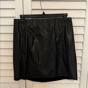McQ by Alexander McQueen Elegant Black Faux Leather Skirt